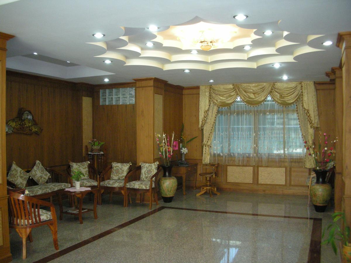Veerasuda Condotel Ratchaburi Екстер'єр фото